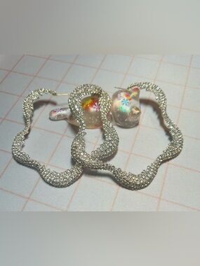 Rhinestone Wave Hoop Earrings with Glittery Resin Studs